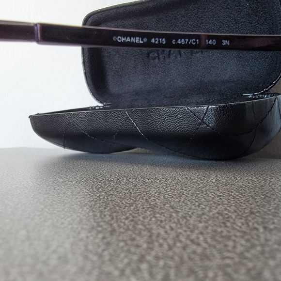 CHANEL BURGUNDY 4215 QUILTING RUNWAY SUNGLASSES main image 4